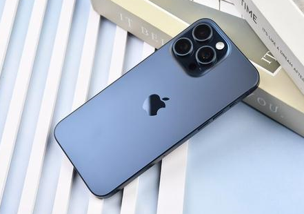 新源苹果维修点分享iPhone 15 Pro Max屏幕更换全新实操风险 